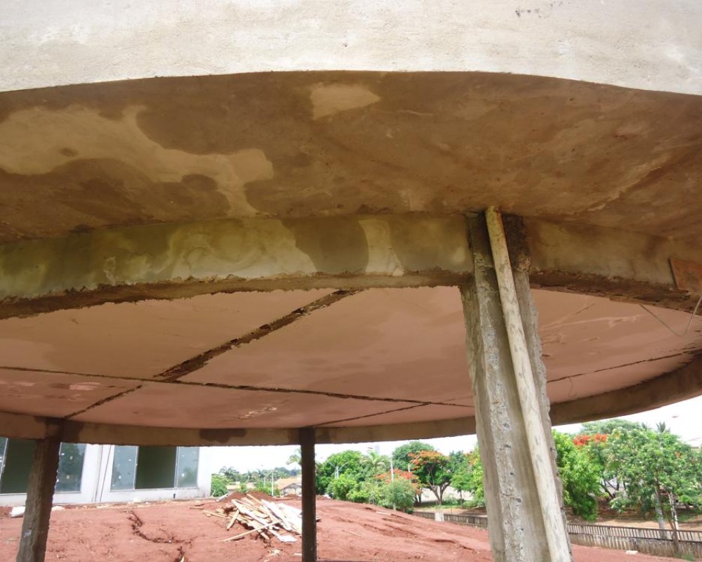 Imagem 51 da galeria Impermeabilização de Calha.as calhas de concreto devem ter  um cuidado maior que as tradicionais, as intemperes influi muito no seu estado físico.  