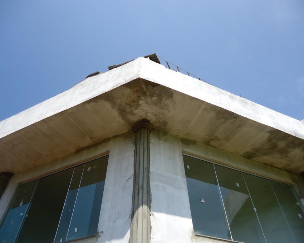 Imagem 180 da galeria Impermeabilização de Calha.as calhas de concreto devem ter  um cuidado maior que as tradicionais, as intemperes influi muito no seu estado físico.  