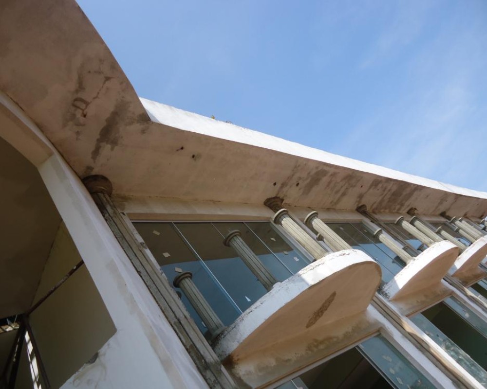 Imagem 162 da galeria Impermeabilização de Calha.as calhas de concreto devem ter  um cuidado maior que as tradicionais, as intemperes influi muito no seu estado físico.  