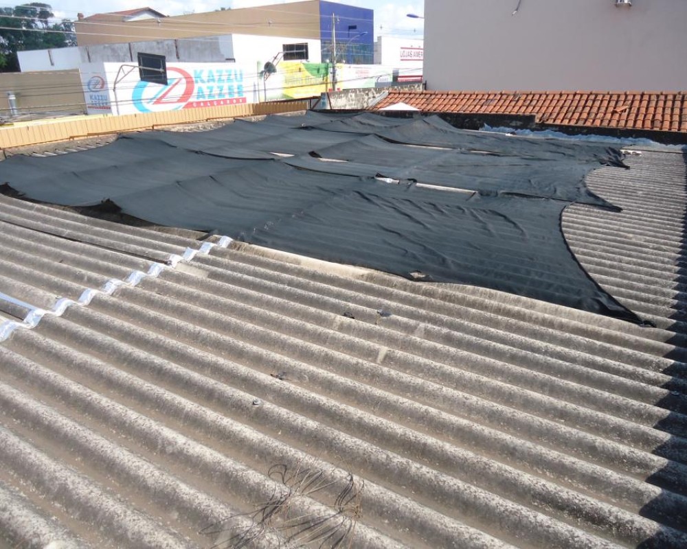 Imagem 25 da galeria Impermeabilização de Telhado. para impermeabilizar um telhado é preciso lavar bem se posivél com cloro, após a lavagem aplicá a tinta térmica.  