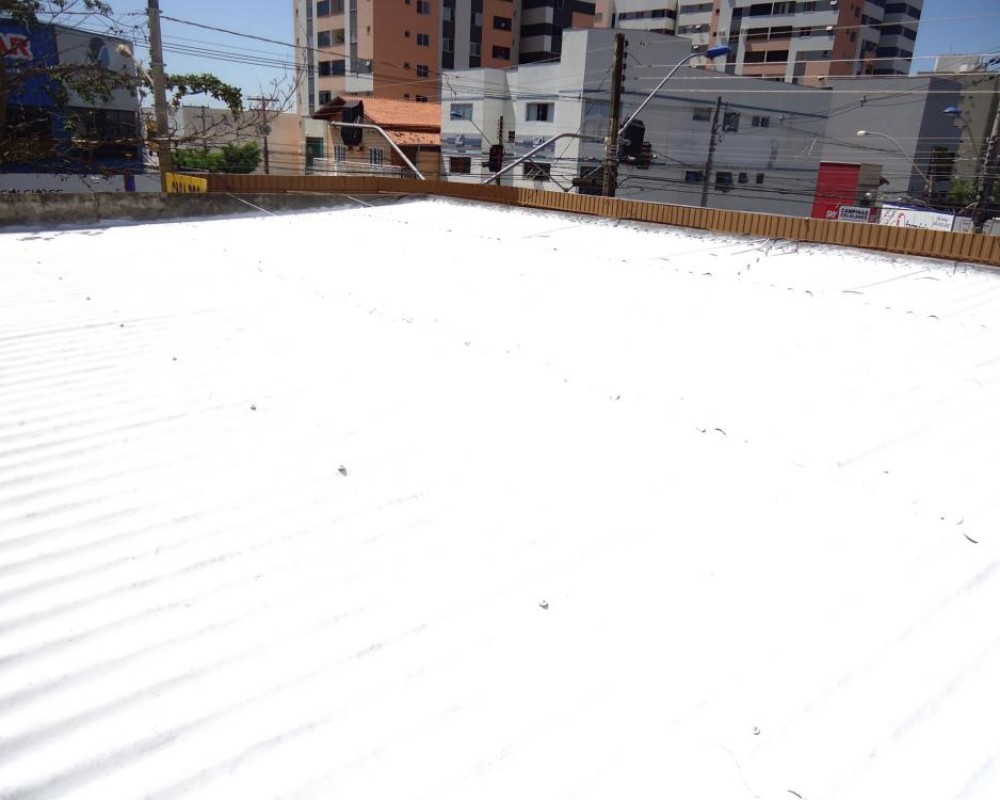 Imagem 2 da galeria Impermeabilização de Telhado. para impermeabilizar um telhado é preciso lavar bem se posivél com cloro, após a lavagem aplicá a tinta térmica.  