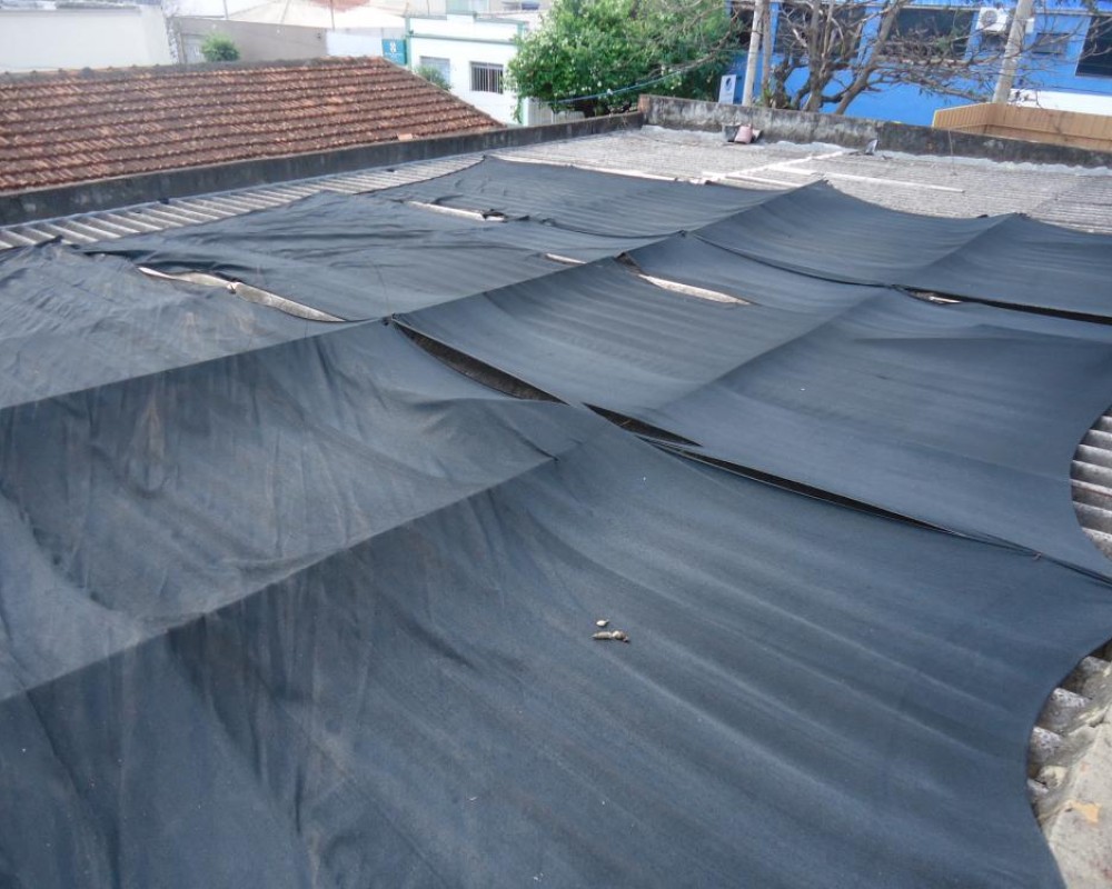 Imagem 21 da galeria Impermeabilização de Telhado. para impermeabilizar um telhado é preciso lavar bem se posivél com cloro, após a lavagem aplicá a tinta térmica.  