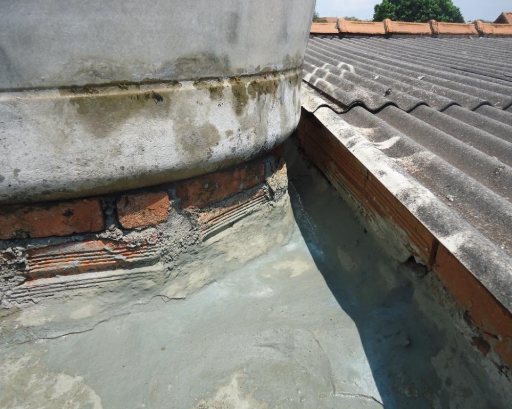 Imagem 19 da galeria Impermeabilização de Calhas. as calhas de concretos precisam de manutenção no minimo uma vez ao o ano.