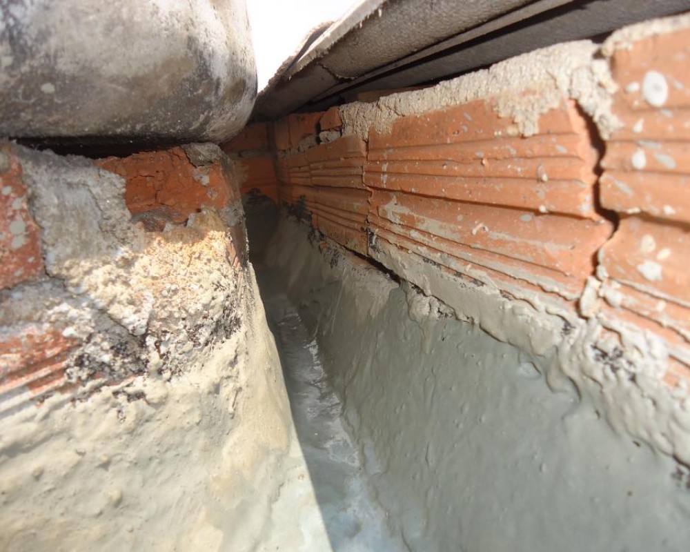 Imagem 18 da galeria Impermeabilização de Calhas. as calhas de concretos precisam de manutenção no minimo uma vez ao o ano.