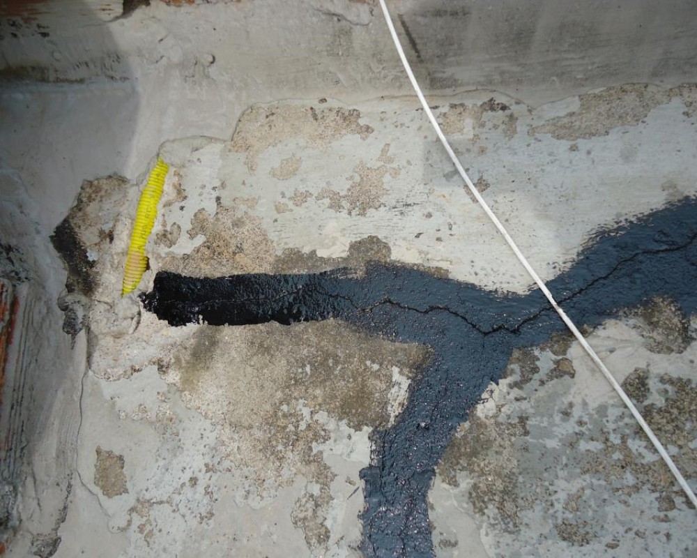 Imagem 37 da galeria Impermeabilização de Calhas. as calhas de concretos precisam de manutenção no minimo uma vez ao o ano.