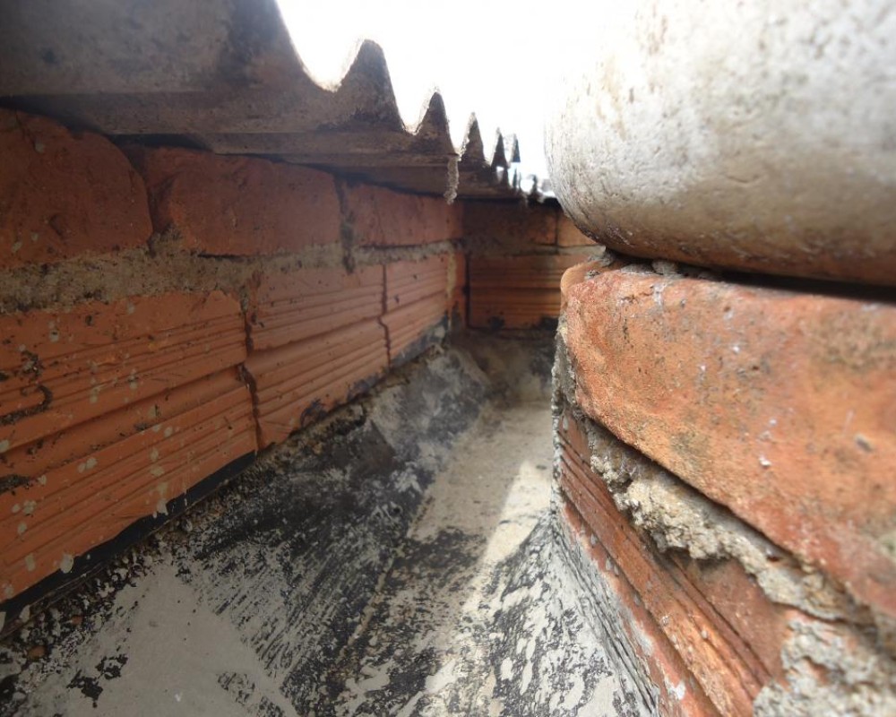 Imagem 46 da galeria Impermeabilização de Calhas. as calhas de concretos precisam de manutenção no minimo uma vez ao o ano.