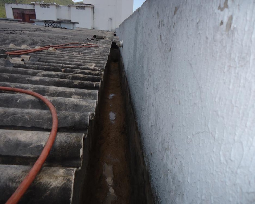 Imagem 69 da galeria Impermeabilização de Calhas. as calhas de concretos precisam de manutenção no minimo uma vez ao o ano.