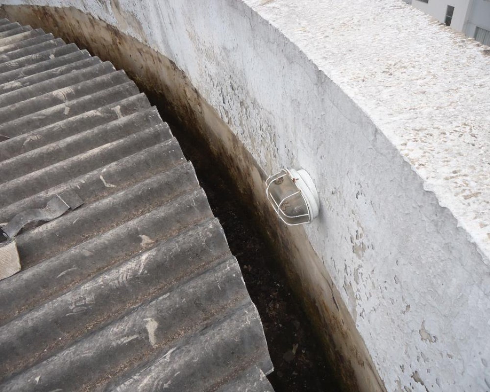 Imagem 67 da galeria Impermeabilização de Calhas. as calhas de concretos precisam de manutenção no minimo uma vez ao o ano.