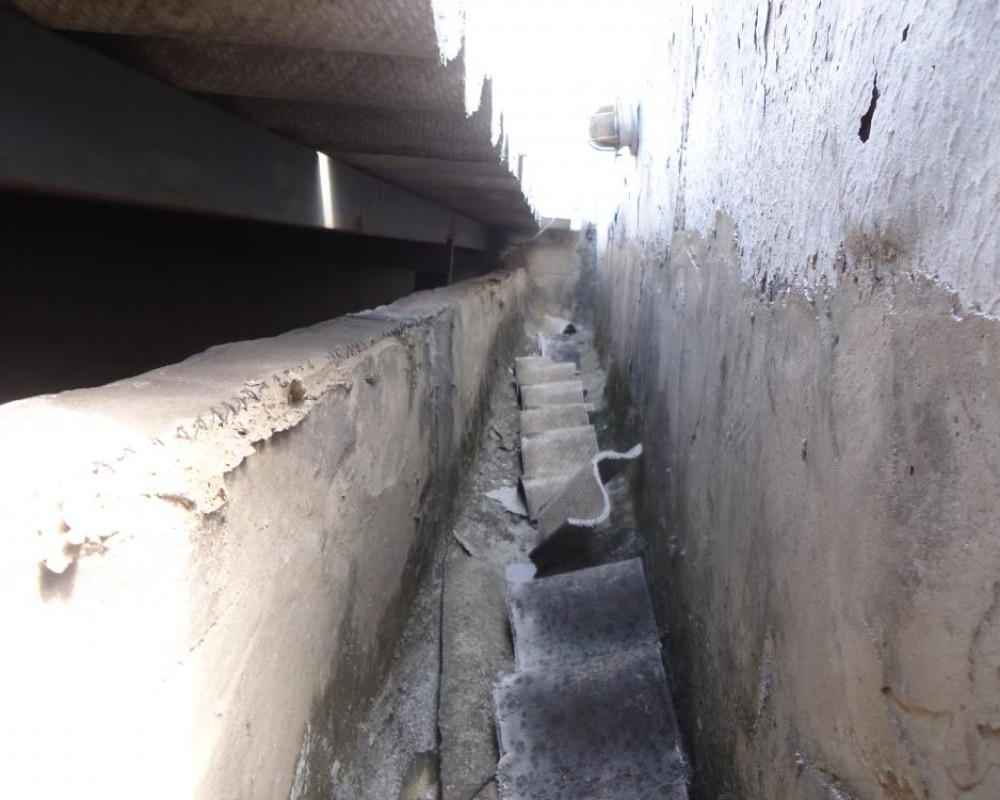 Imagem 31 da galeria Impermeabilização de Calhas. as calhas de concretos precisam de manutenção no minimo uma vez ao o ano.