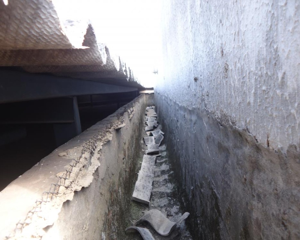 Imagem 20 da galeria Impermeabilização de Calhas. as calhas de concretos precisam de manutenção no minimo uma vez ao o ano.