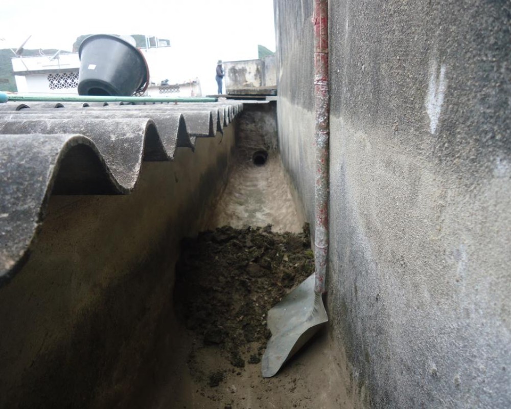 Imagem 96 da galeria Impermeabilização de Calhas. as calhas de concretos precisam de manutenção no minimo uma vez ao o ano.