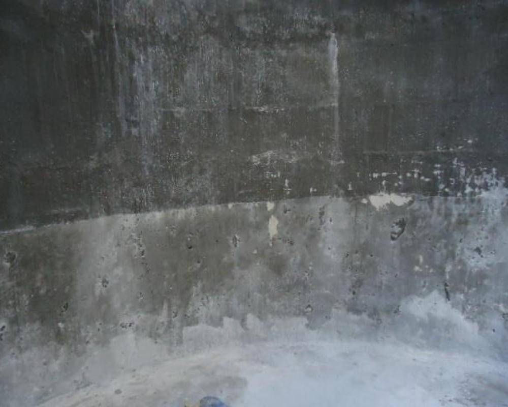 Imagem 62 da galeria impermeabilização.danos provocados por falta de manutenção em caixa d'água e reservatório. a manutenção tem que ser feita no minimo uma vez ao ano.