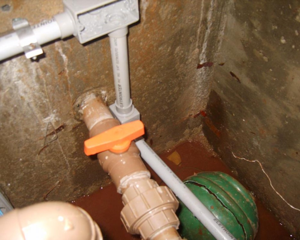 Imagem 119 da galeria impermeabilização.danos provocados por falta de manutenção em caixa d'água e reservatório. a manutenção tem que ser feita no minimo uma vez ao ano.