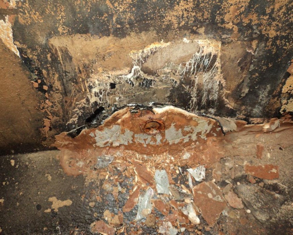 Imagem 191 da galeria impermeabilização.danos provocados por falta de manutenção em caixa d'água e reservatório. a manutenção tem que ser feita no minimo uma vez ao ano.