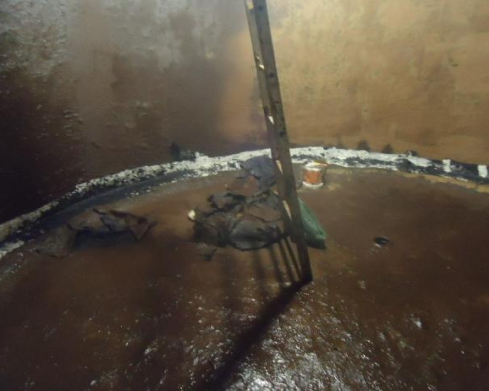 Imagem 138 da galeria impermeabilização.danos provocados por falta de manutenção em caixa d'água e reservatório. a manutenção tem que ser feita no minimo uma vez ao ano.