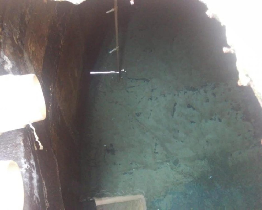 Imagem 18 da galeria impermeabilização.danos provocados por falta de manutenção em caixa d'água e reservatório. a manutenção tem que ser feita no minimo uma vez ao ano.