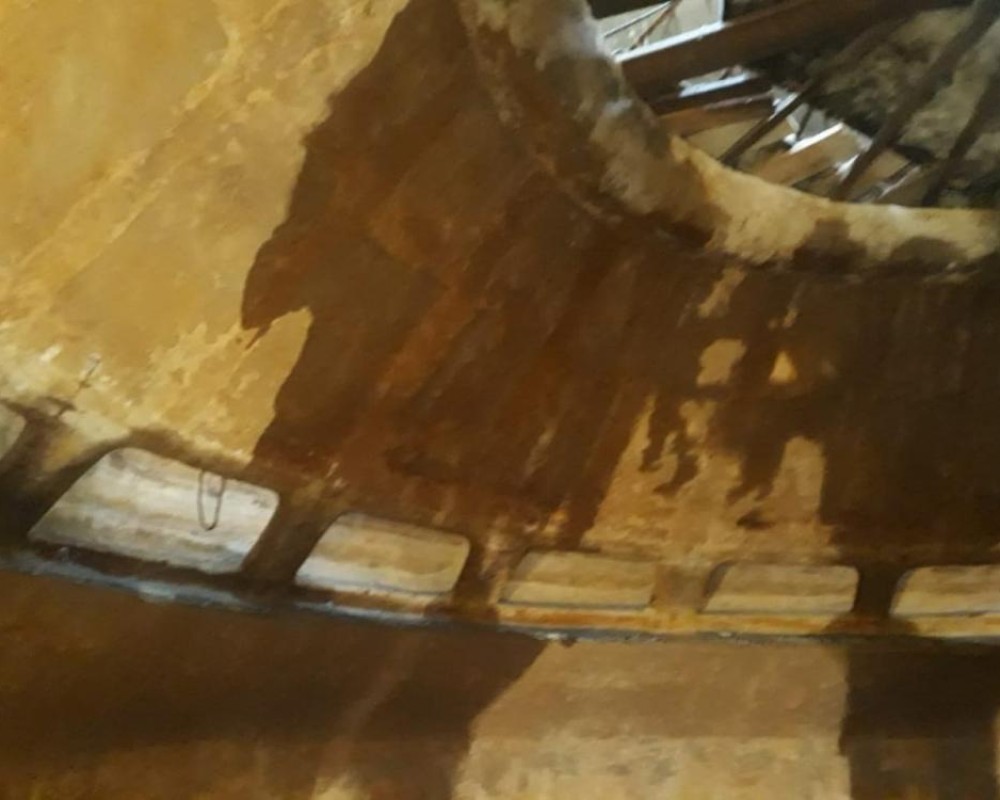 Imagem 11 da galeria impermeabilização.danos provocados por falta de manutenção em caixa d'água e reservatório. a manutenção tem que ser feita no minimo uma vez ao ano.