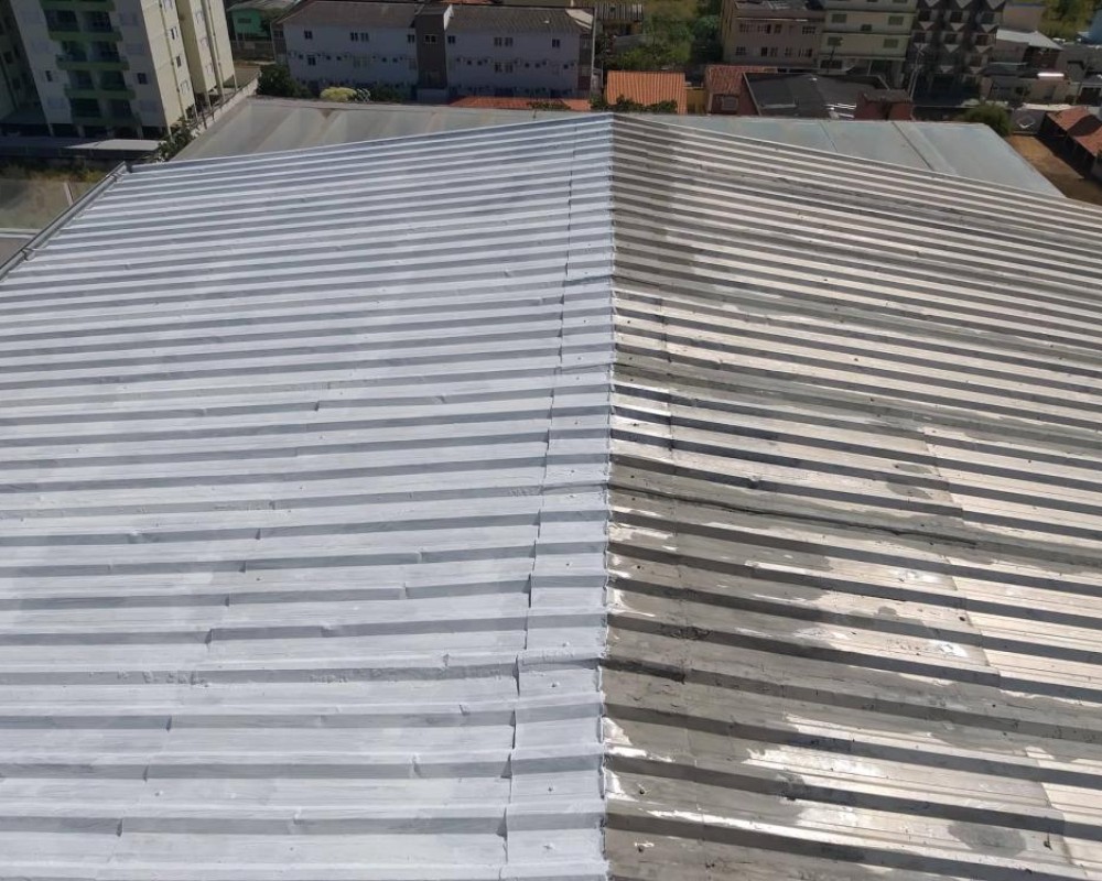 Imagem 4 da galeria Recuperação, impermeabilização, isolamento térmico para telhados galvanizados.
