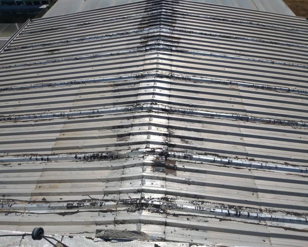 Imagem 9 da galeria Recuperação, impermeabilização, isolamento térmico para telhados galvanizados.