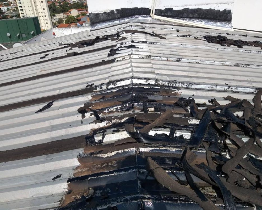 Imagem 17 da galeria Recuperação, impermeabilização, isolamento térmico para telhados galvanizados.