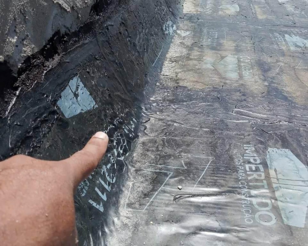 Imagem 32 da galeria Impermeabilização em calhas de concreto com manta asfáltica aluminizada.