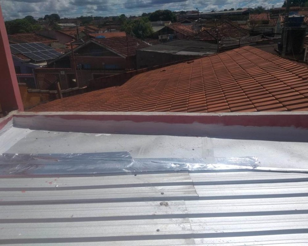 Imagem 8 da galeria Tratamento de goteiras e vazamentos em telhado galvanizado.