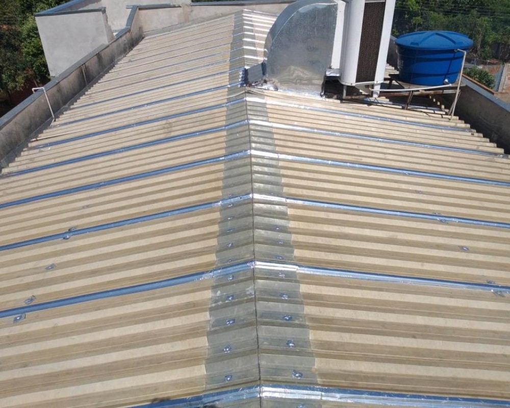 Imagem 28 da galeria Impermeabilização e isolamento térmico de telhado galvanizado. fita multiuso e tinta térmica emborrachada. 