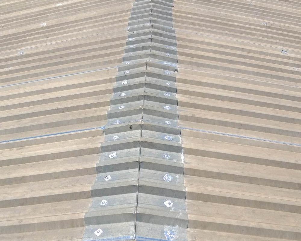 Imagem 27 da galeria Impermeabilização e isolamento térmico de telhado galvanizado. fita multiuso e tinta térmica emborrachada. 
