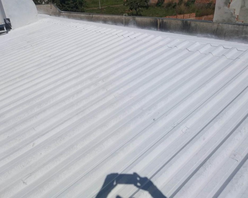 Imagem 6 da galeria Impermeabilização e isolamento térmico de telhado galvanizado. fita multiuso e tinta térmica emborrachada. 