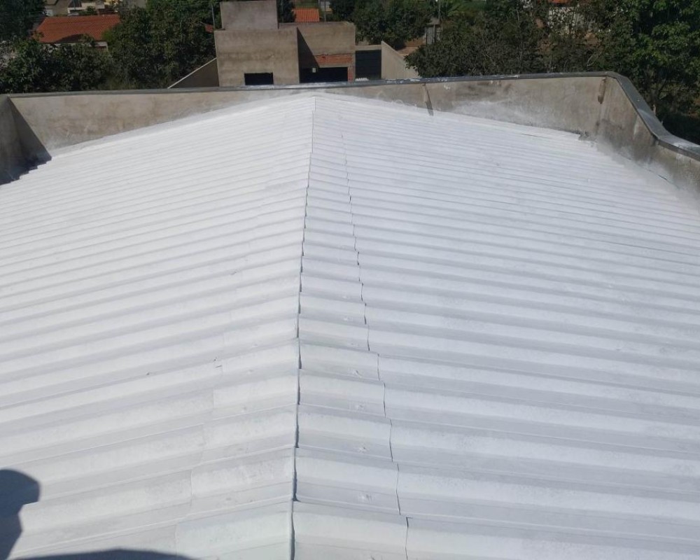 Imagem 5 da galeria Impermeabilização e isolamento térmico de telhado galvanizado. fita multiuso e tinta térmica emborrachada. 