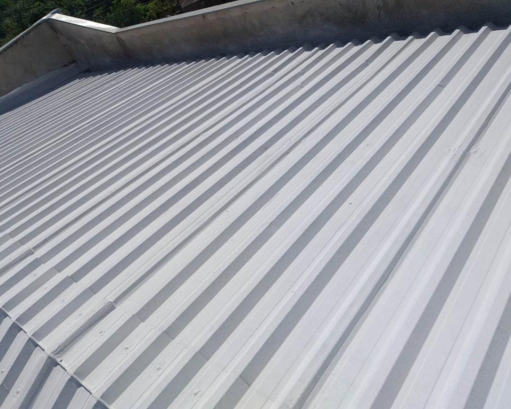 Imagem 21 da galeria Impermeabilização e isolamento térmico de telhado galvanizado. fita multiuso e tinta térmica emborrachada. 