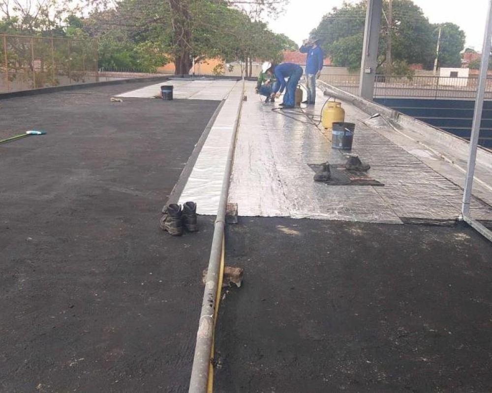 Imagem 69 da galeria Impermeabilização de laje com manta aluminada 4mm, impede passagem de água e calor indesejado.