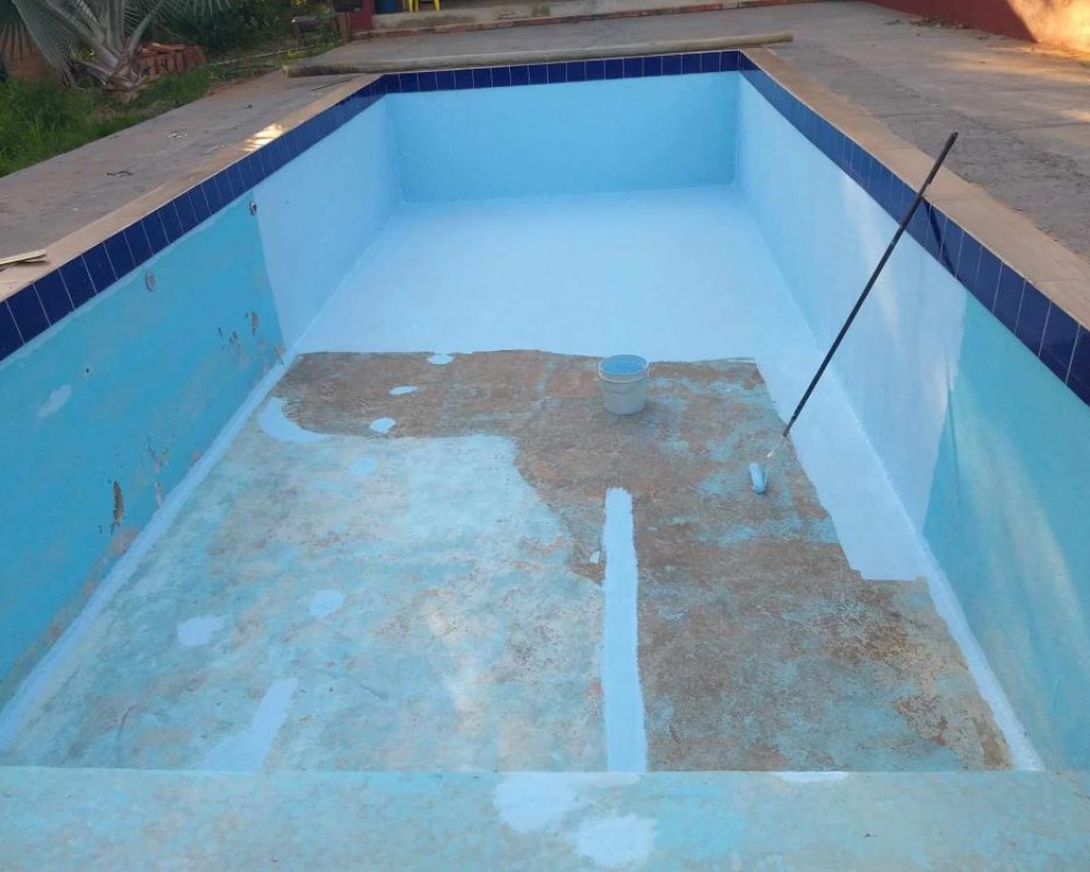 Imagem 19 da galeria Impermeabilização e recuperação de piscina de fibra, borracha liquida e bidim.