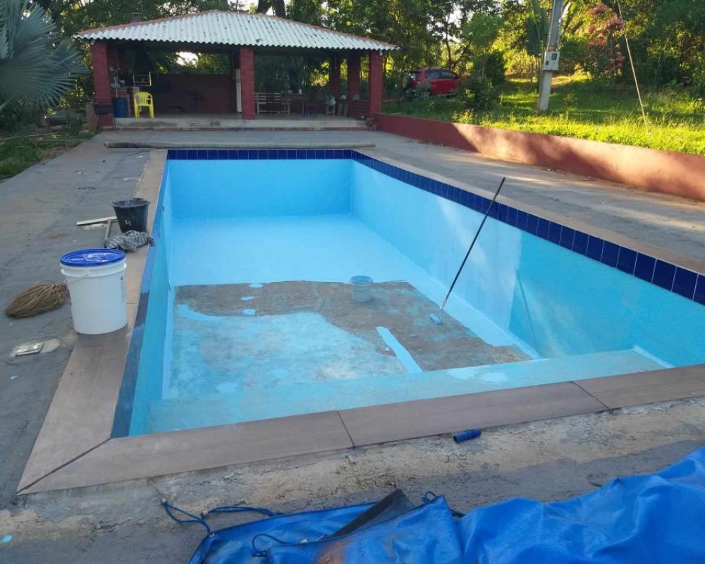 Imagem 13 da galeria Impermeabilização e recuperação de piscina de fibra, borracha liquida e bidim.