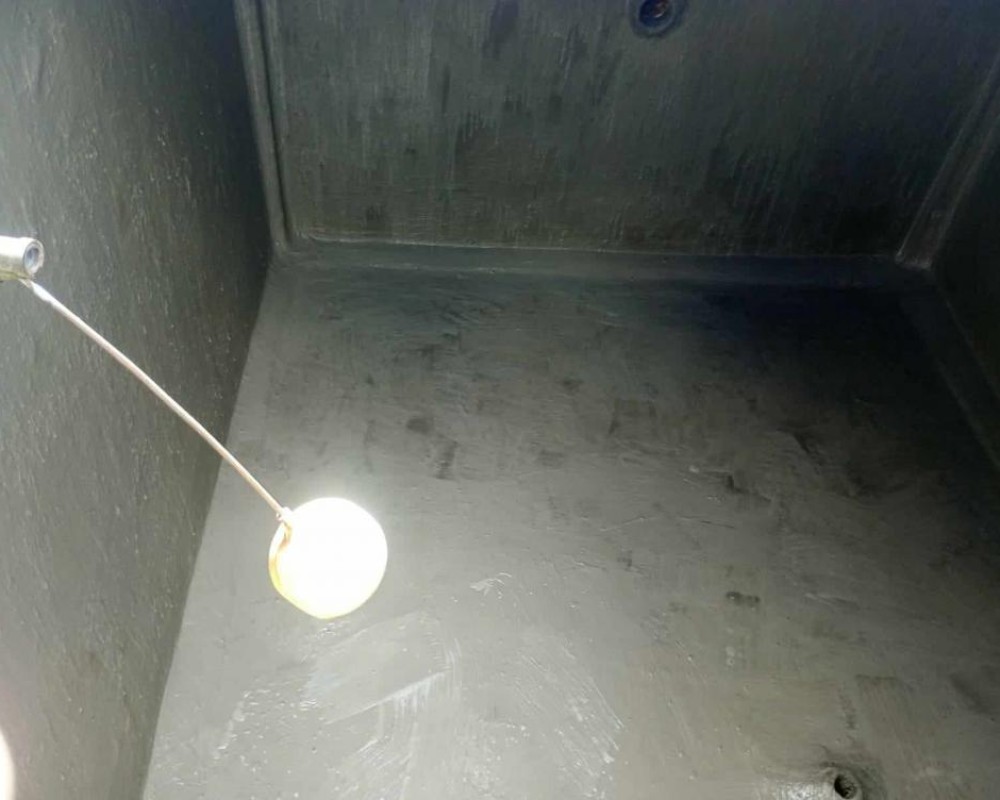 Imagem 2 da galeria Impermeabilização de caixa d'água elevada com argamassa polimérica e tela de poliéster