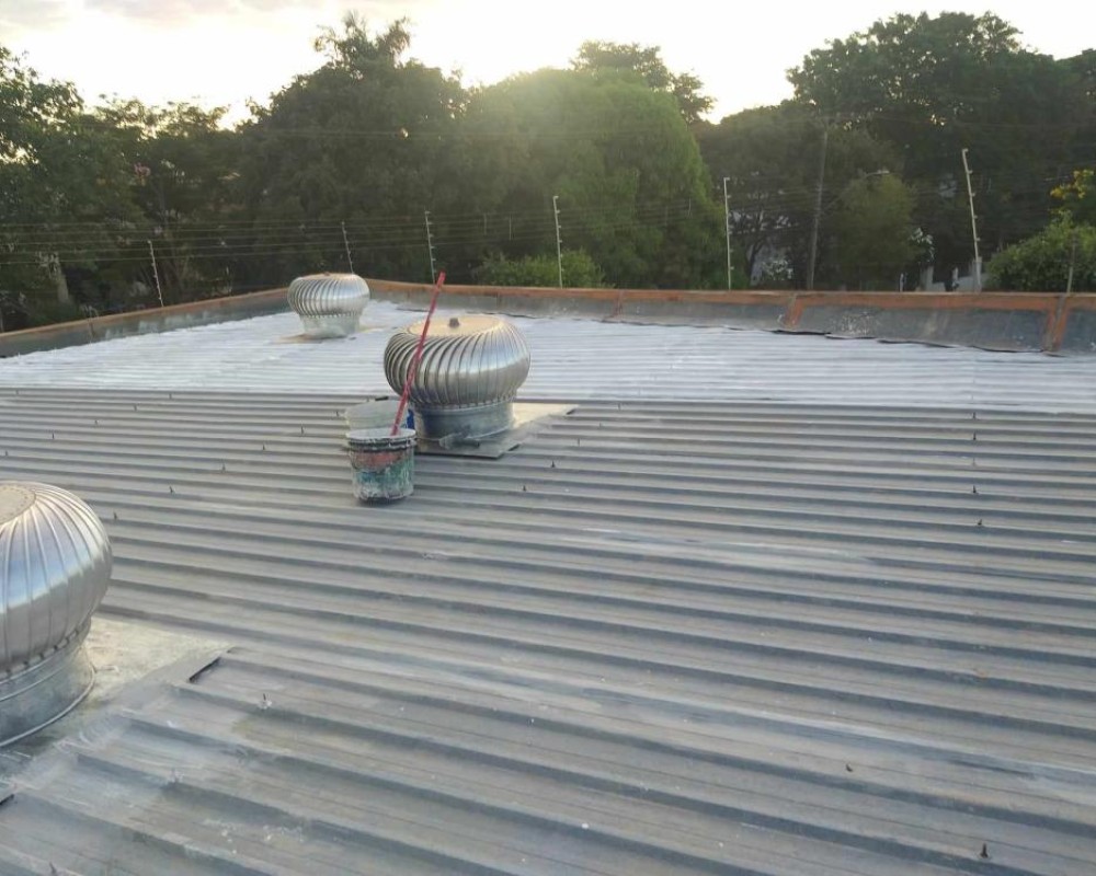 Imagem 3 da galeria Tratamento de ferrugem para telhados galvanizados e zinco