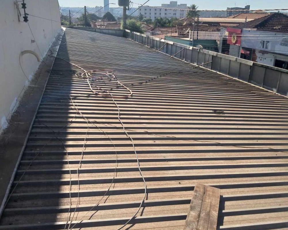 Imagem 30 da galeria Impermeabilização e isolamento térmico para telhados e coberturas, com borracha liquida térmica impede a passagem de água e calor indesejados.