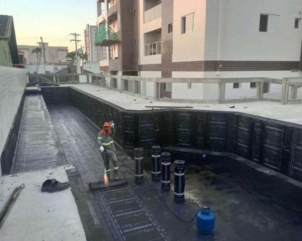 Imagem 8 da galeria Impermeabilização de piscina elevada com manta asfáltica dupla, 3 e 4mm