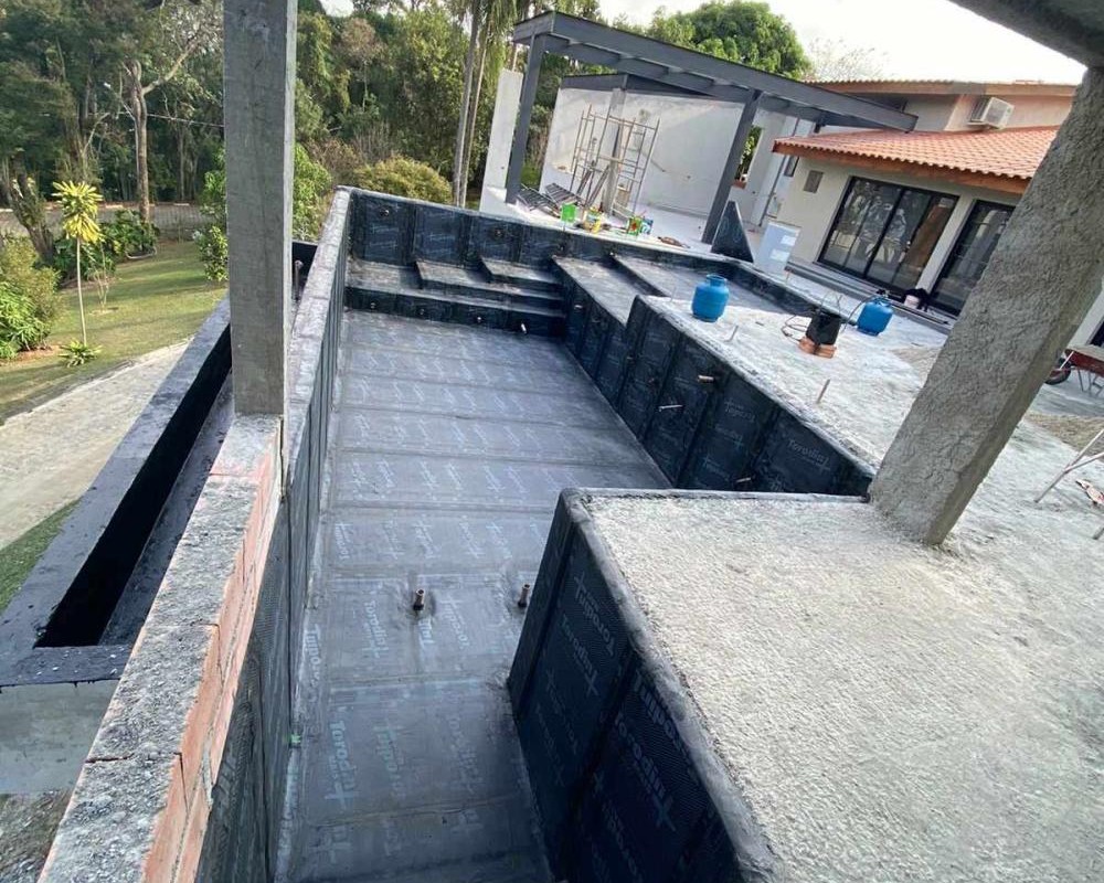 Imagem 15 da galeria Impermeabilização de piscina elevada com manta asfáltica dupla, 3 e 4mm